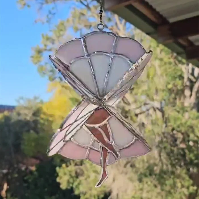 Elegant snurr i målat glas