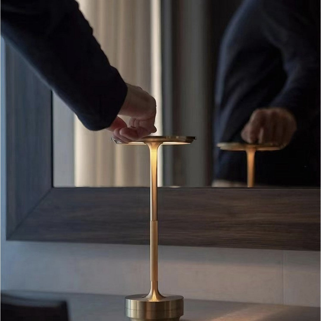 Touch-Laddande Ufo-Skrivbordslampa