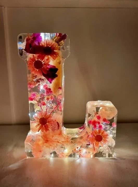 🌸Nattlampa med blommor i harts