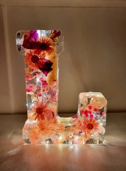 🌸Nattlampa med blommor i harts