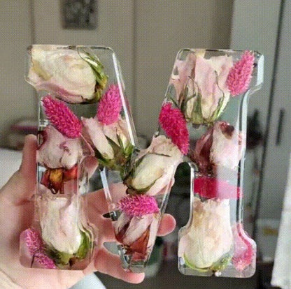 🌸Nattlampa med blommor i harts