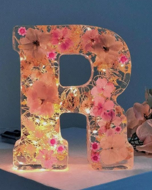🌸Nattlampa med blommor i harts