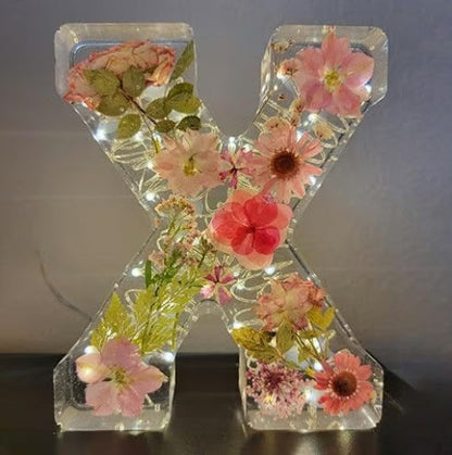 🌸Nattlampa med blommor i harts